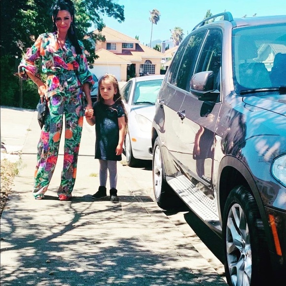 Beautiful suit (blazer and pants ) - Picture 3 of 5